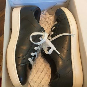 Aldo black sneakers Size 7